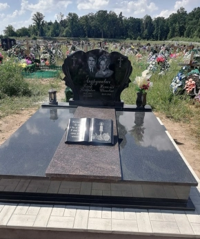 Памятник двойной 129